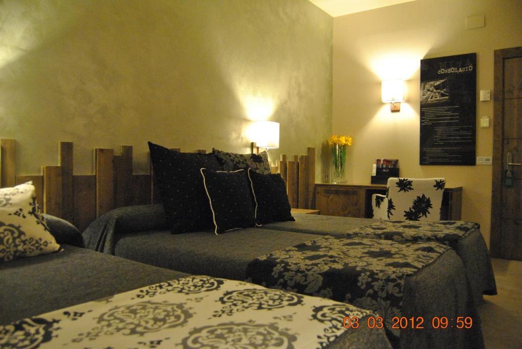Santa Barbara Hotel Sant Corneli Стая снимка